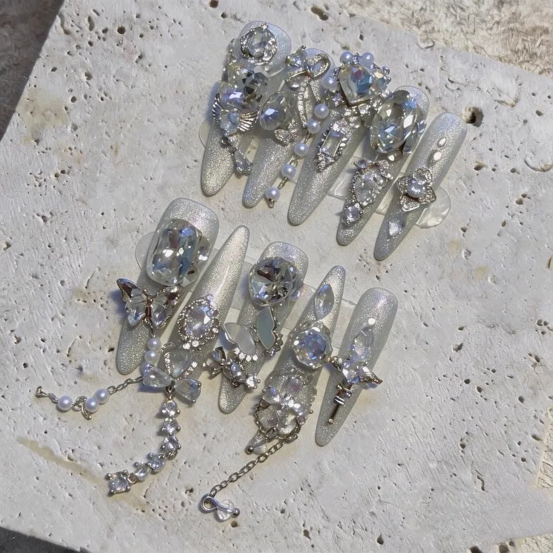 Dekorative Nagelkunst