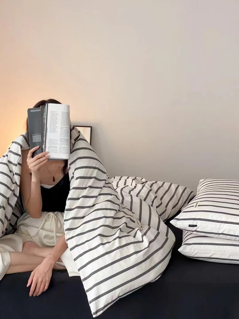 Gestreifte Baumwoll-Bettwäschegarnitur in Percale-Qualität mit leichter Steppung
