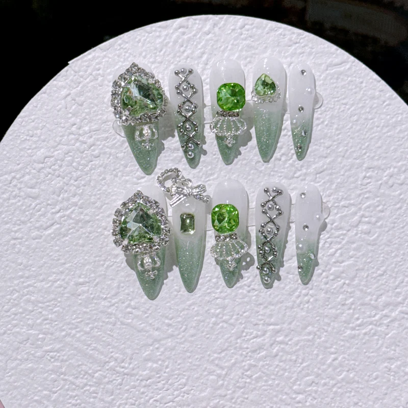 Glamouröse Nagelkunst Verlängerungen