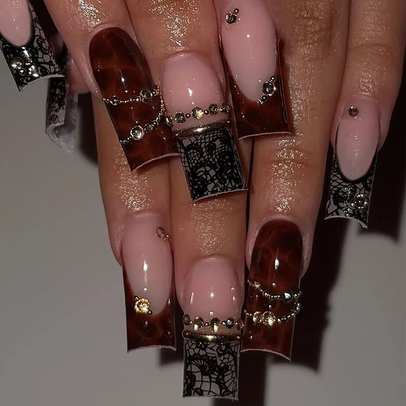 Dekorative Nagelkunst
