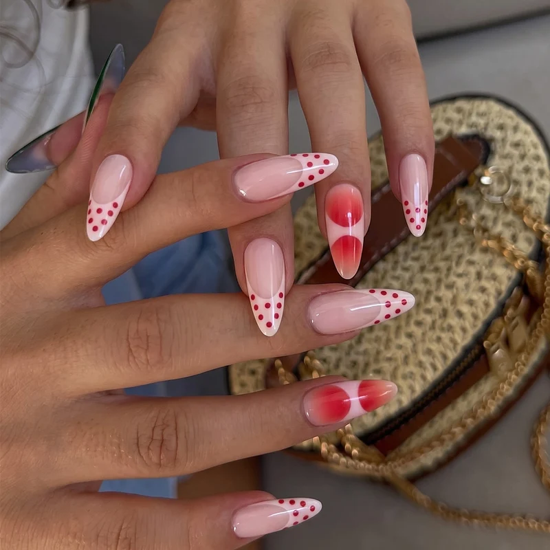Dekorative Nagelkunst