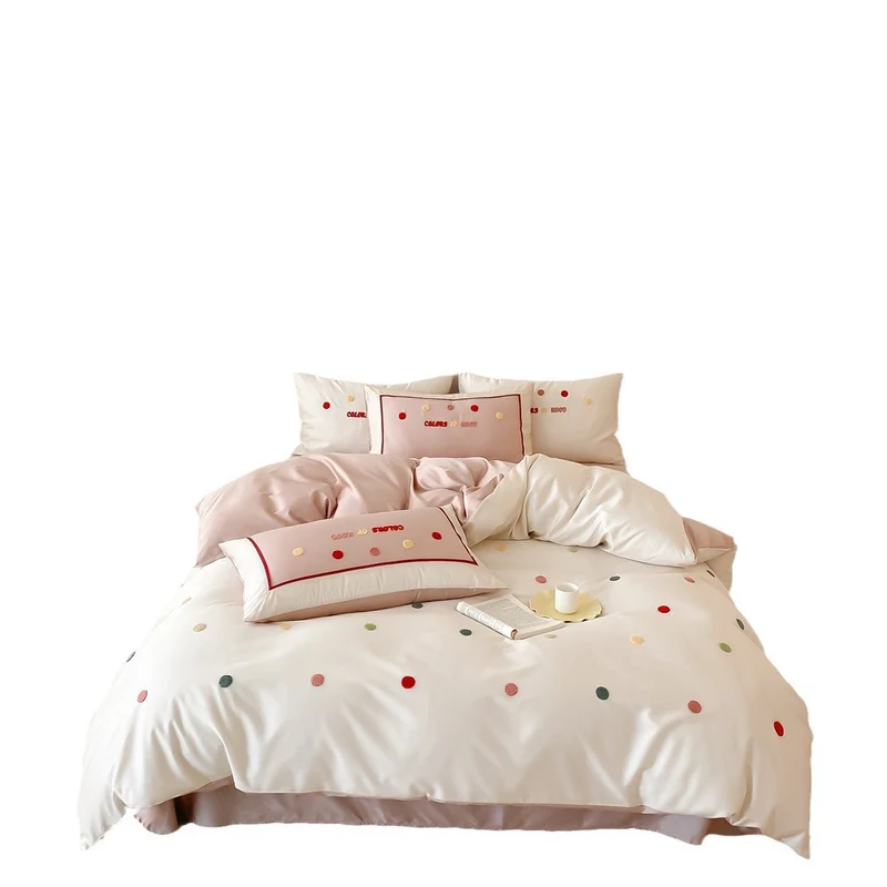 Bettwäsche-Set mit bestickten Polka-Dots aus Baumwollsatin, wendbarer Duvetbezug & dekorativen Kissen