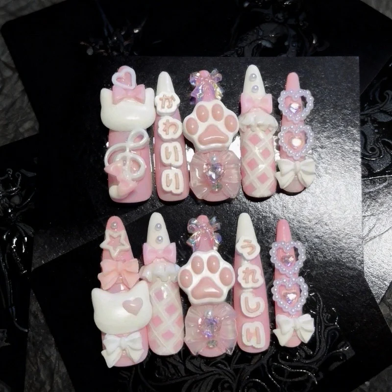 Dekoratives thematisches 3D Press-On Nagelkunstset