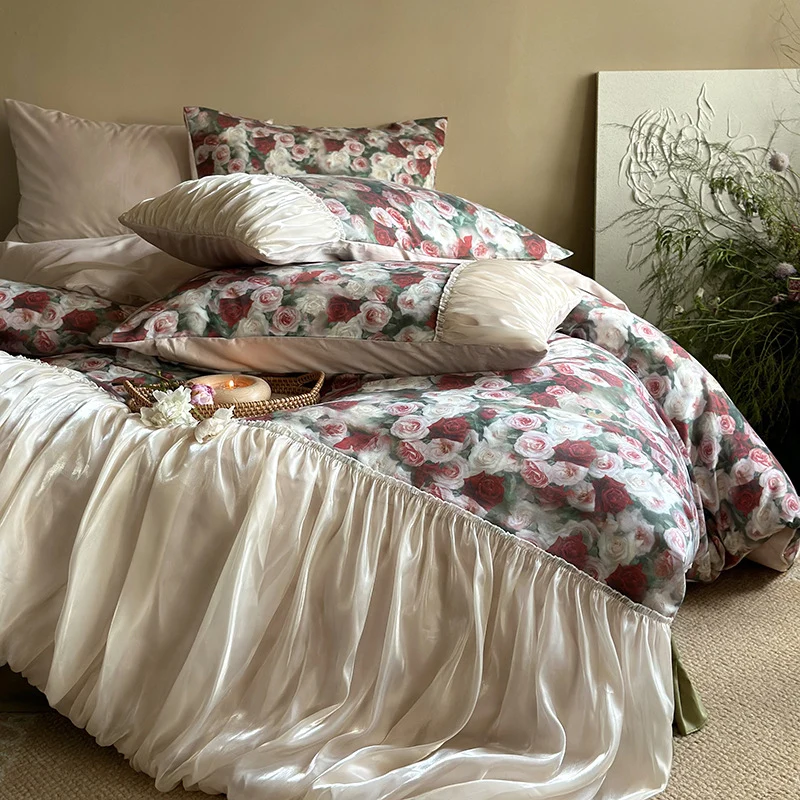 Luxuriöses Satin-Bettwäsche-Set mit Rosenmuster und gerafftem Bettrock