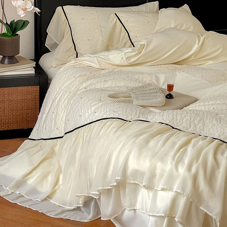 Luxuriöses Bettwäscheset mit Chiffon-Rüschen, Steppdecke und Kontrastpaspel