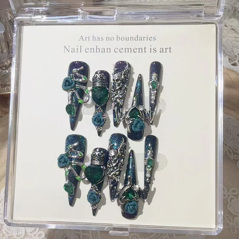 Gothic-Themen Press-On Nail Art Set