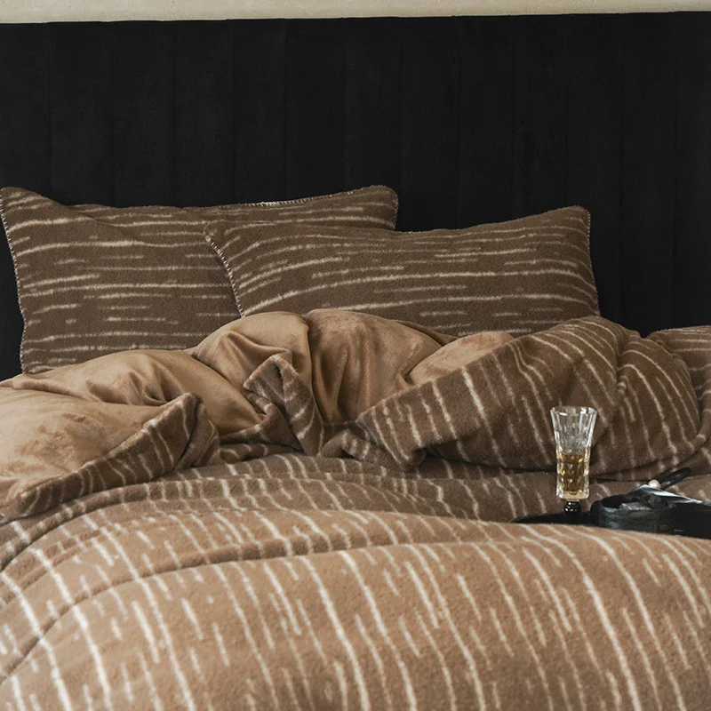 Wendbares Mikrofaser-Fleece-Bettwäsche-Set mit dezenter Strichstruktur und extraweicher Kuscheloberfläche