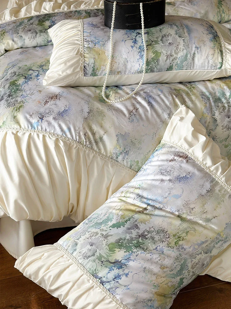 Luxuriöses Satin-Bettwäsche-Set mit Rüschen und Aquarellblumenmuster