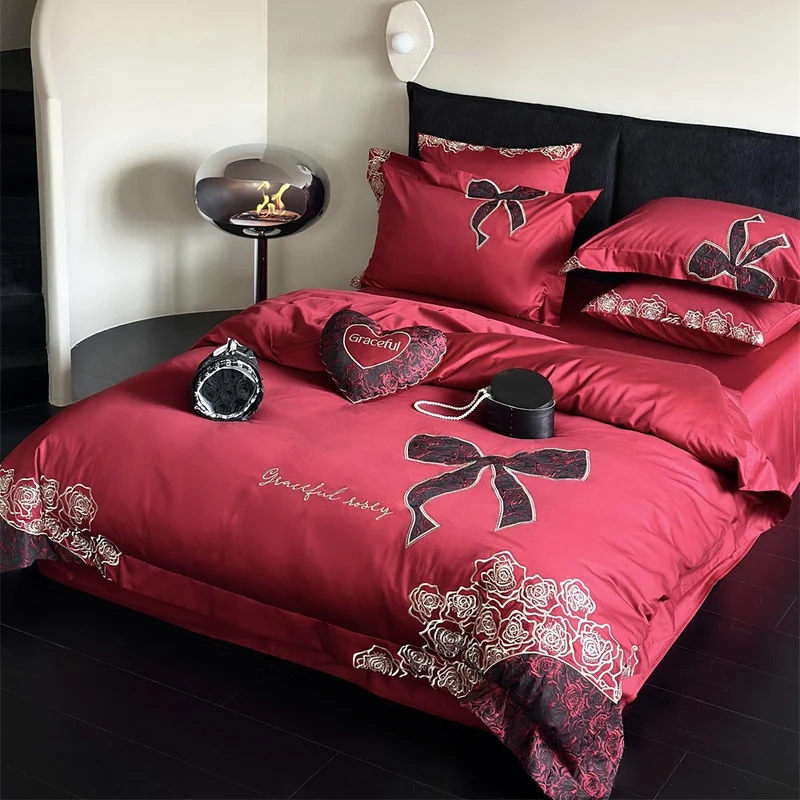 Luxuriöses Satin-Bettwäsche-Set mit gesticktem Rosen- und Schleifenmotiv