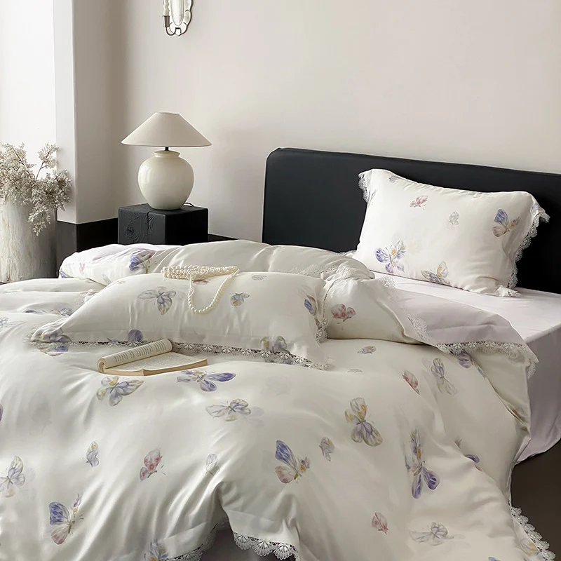Bettwäsche-Set aus Satin mit Schmetterlingsmuster und Spitzenrand