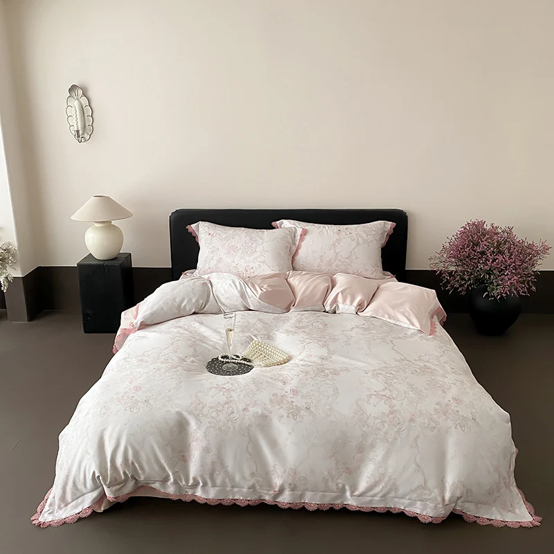 Bettwäsche-Set aus Satin mit Schmetterlingsmuster und Spitzenrand