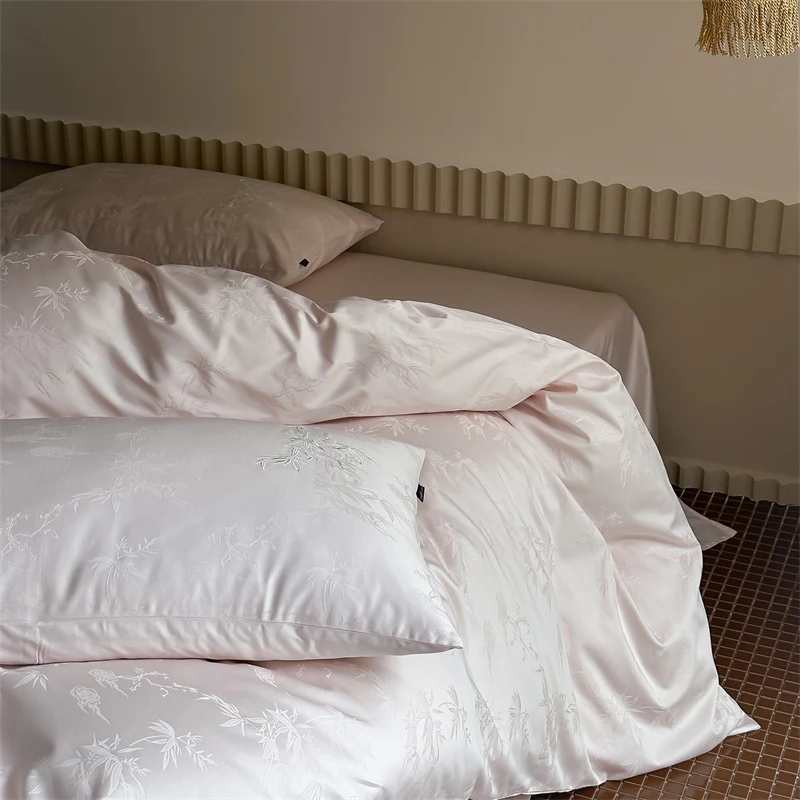 Luxuriöses Baumwollsatin-Bettwäscheset mit feinem Jacquard-Blumenrelief und seidigem Finish