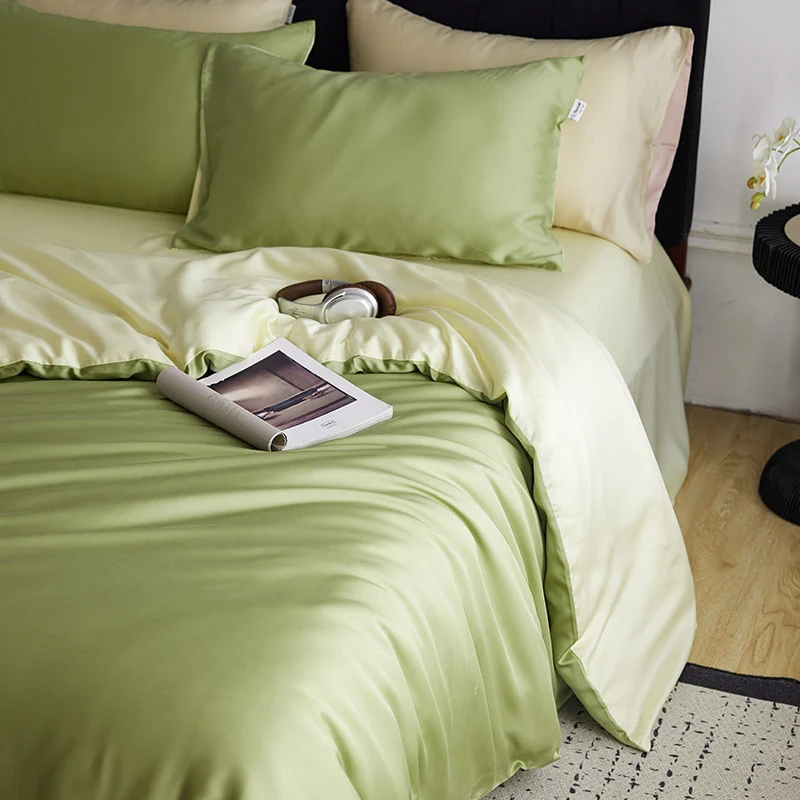 Wendbares Bettwäsche-Set aus Baumwollsatin mit seidigem Griff und dezenter Steppkante