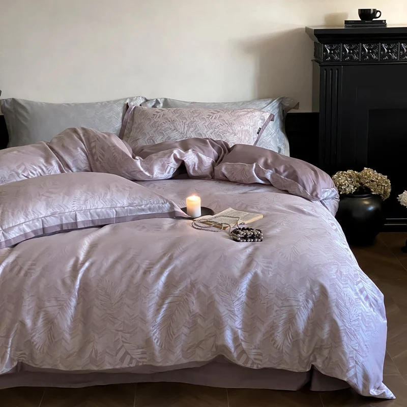 Luxuriöses Bettwäsche-Set aus Satin mit dezentem Blumenjacquard