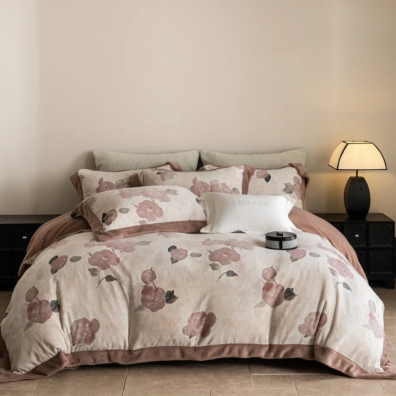 Luxuriöse Wendbare Bettwäsche-Garnitur mit samtiger Einfassung und abstraktem Ikat-Muster
