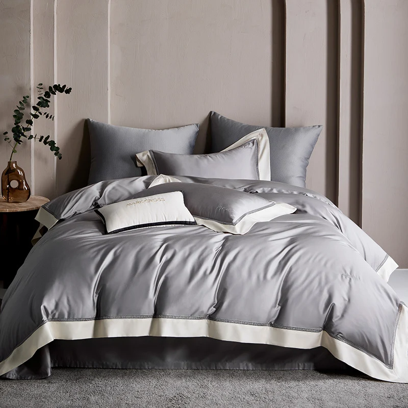 Elegantes Satin-Duvetbezug-Set mit kontrastierender Saumblende und feiner Biese