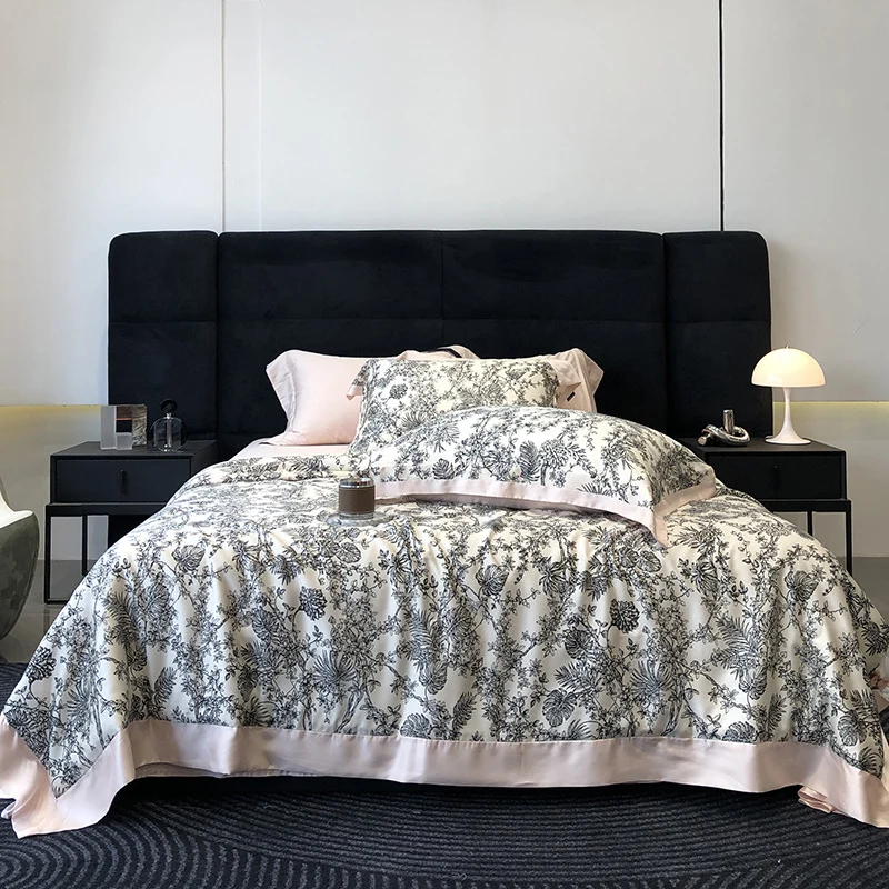 Elegantes Bettwäsche-Set aus hochwertigem Baumwollsatin mit feinem Toile-de-Jouy-Motiv und Satinbordüre