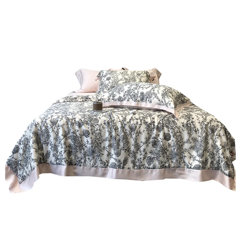 Elegantes Bettwäsche-Set aus hochwertigem Baumwollsatin mit feinem Toile-de-Jouy-Motiv und Satinbordüre