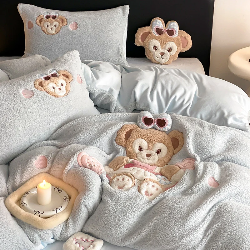 Kuschelige Bettgarnitur mit applizierten Plüsch-Teddys und Sherpa-Oberfläche