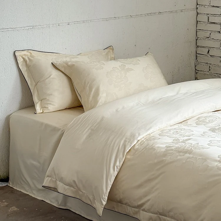 Satin-Bettbezug-Set mit dezentem Ton-in-Ton Blumenjacquard