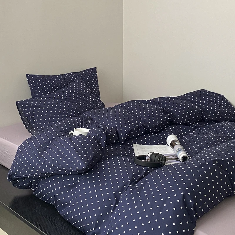 Baumwoll-Perkal-Bettwäschegarnitur mit minimalistischem Punktmuster und Hotelverschluss