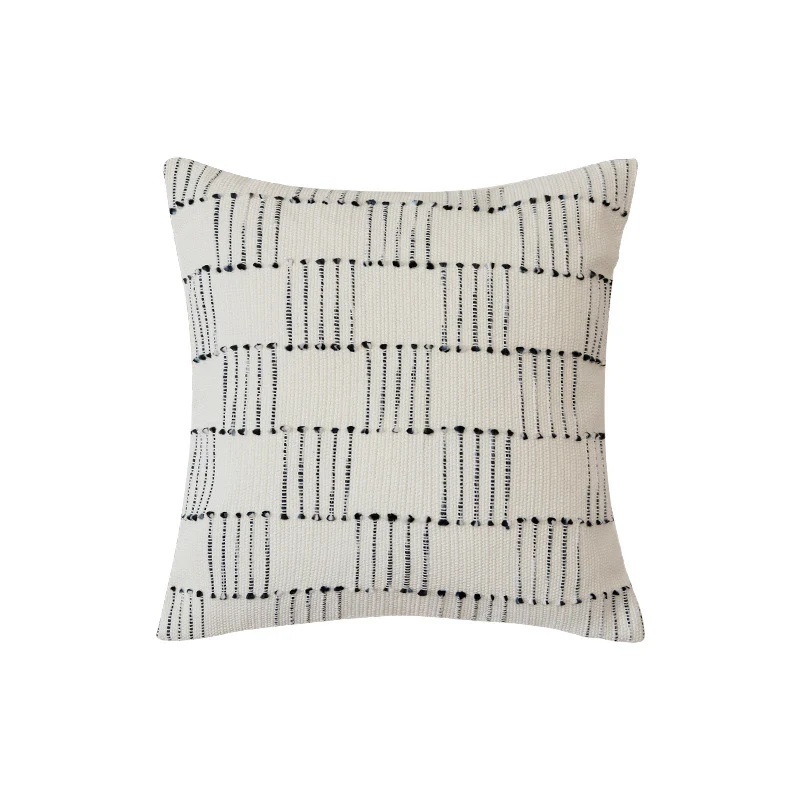 Struktur-Kissenbezug im Skandi-Design aus Baumwoll-Twill mit punktuierter Tuft-Verzierung