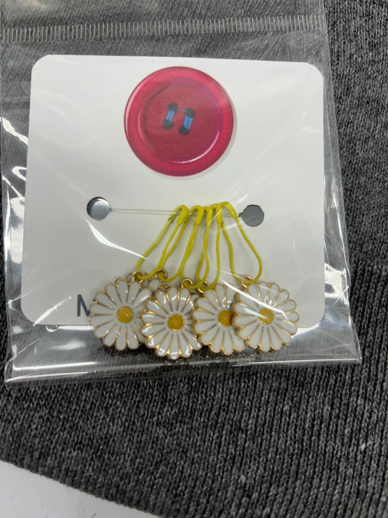 5 flower stitch markers