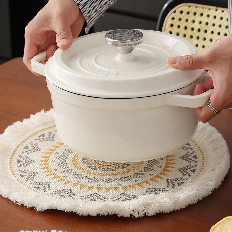 Rundes gewebtes Tisch-Platzset mit Fransenrand und Mandala-Jacquard