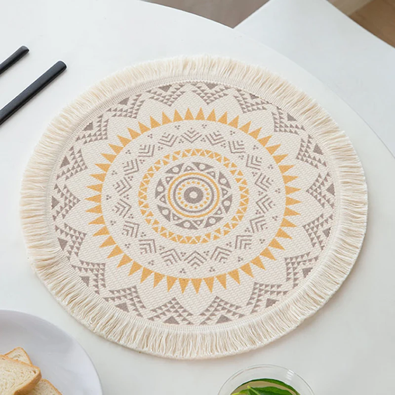 Rundes gewebtes Tisch-Platzset mit Fransenrand und Mandala-Jacquard
