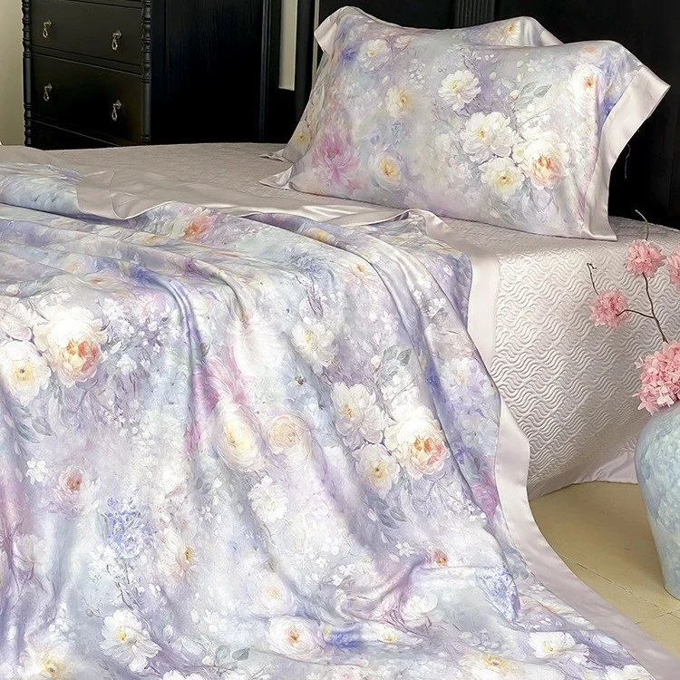 Satin-Bettwäschegarnitur mit floralem Aquarellprint und seidig glänzendem Finish