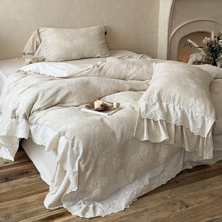 Vintage-inspirierte Baumwoll-Leinen Bettwäschegarnitur mit Rüschen-Volant & Broderie-Anglaise