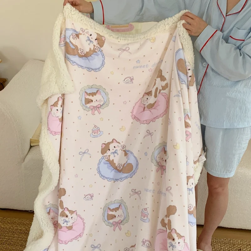 Wendbare Kuscheldecke mit Sherpa-Fleece, niedlichen Hunde-Illustrationen und kariertem Muster