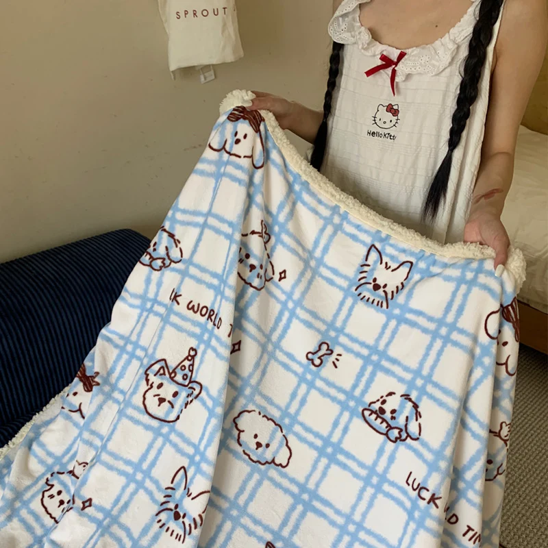 Wendbare Kuscheldecke mit Sherpa-Fleece, niedlichen Hunde-Illustrationen und kariertem Muster