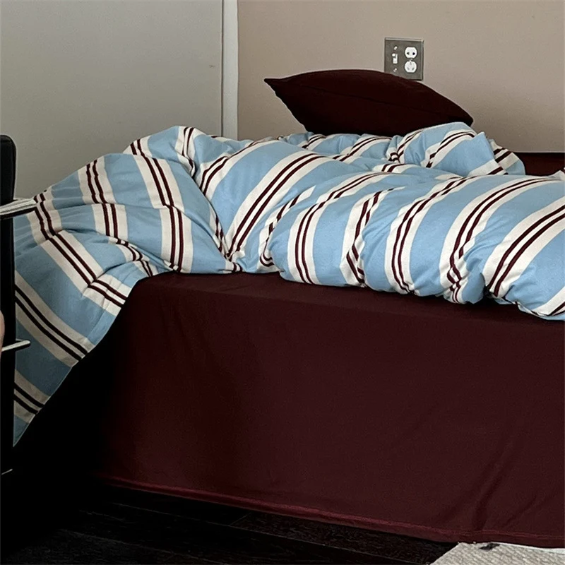 Gestreiftes Bettwäsche-Set aus Mako-Baumwolle mit verdecktem Reißverschluss