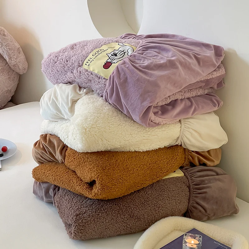 Gesteppte Sherpa-Fleece Spannbettlaken- und Kissenbezug-Set mit rutschfester Ummantelung