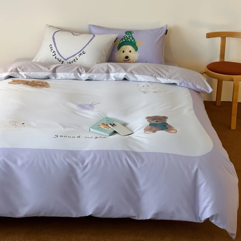 Mehrteiliges Bettbezug- und Kissenbezug-Set aus Baumwoll‑Musselin mit illustrativem Teddybär‑Familienprint