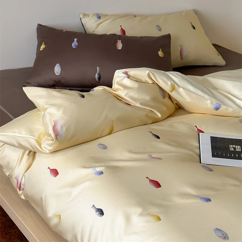 Bettwäsche-Set aus Baumwollsatin mit doppelseitigem Streifen-Design