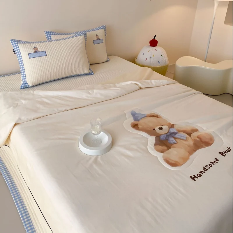 Kinderbettwäsche-Set mit gesticktem Teddybär und Vichy-Karo-Einfassung