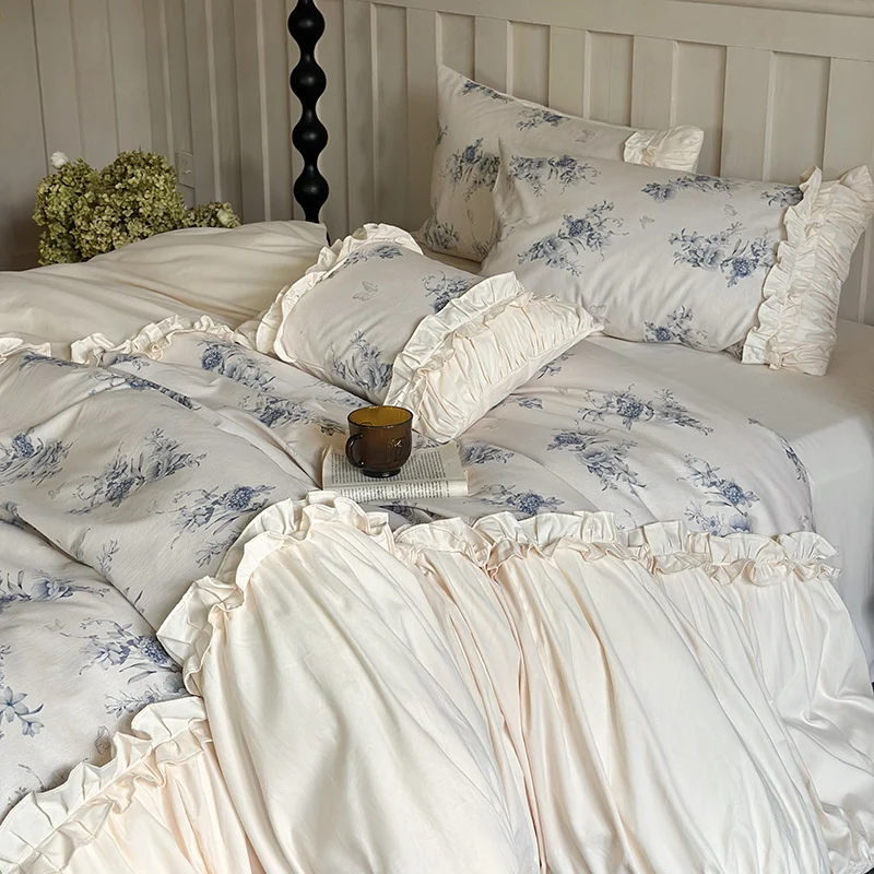 Bettwäsche-Garnitur im Vintage-Floralmotiv mit gerafftem Volant und Schleifen-Kissenhülle