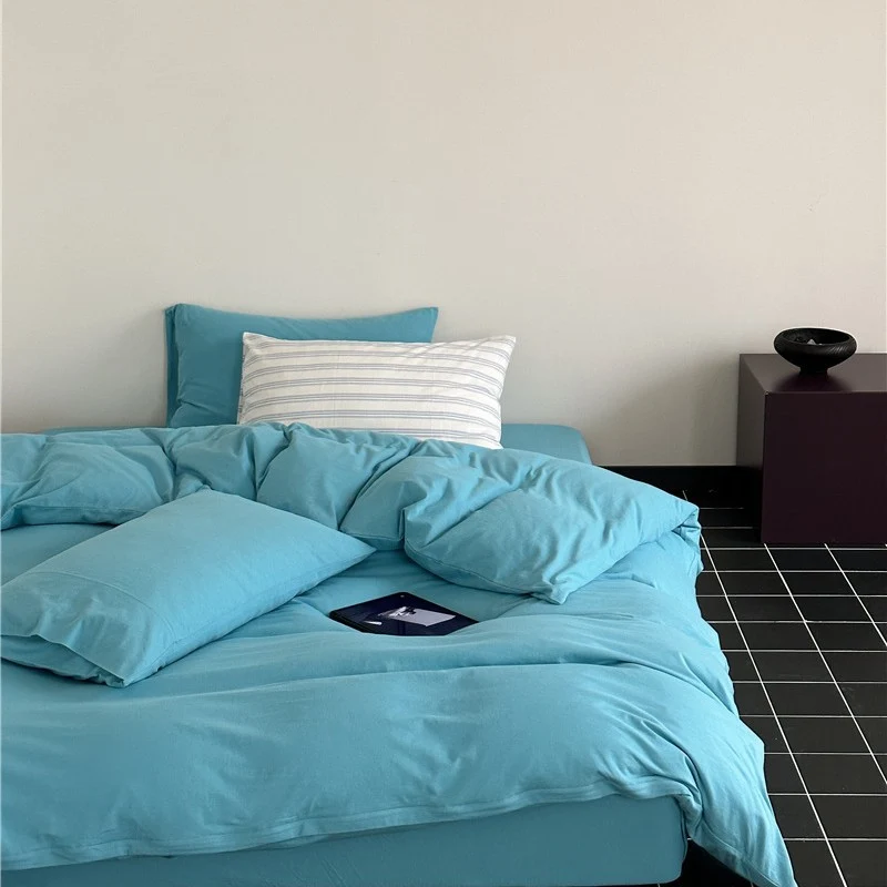 Minimalistisches Makosatin-Bettwäscheset mit extra-weicher Oberfläche und pflegeleichter Webung