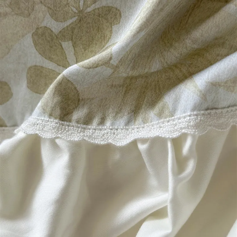 Luxuriöses Jacquard-Bettgarnitur-Set mit gerafftem Volant, Satinbesatz und Zierkissen