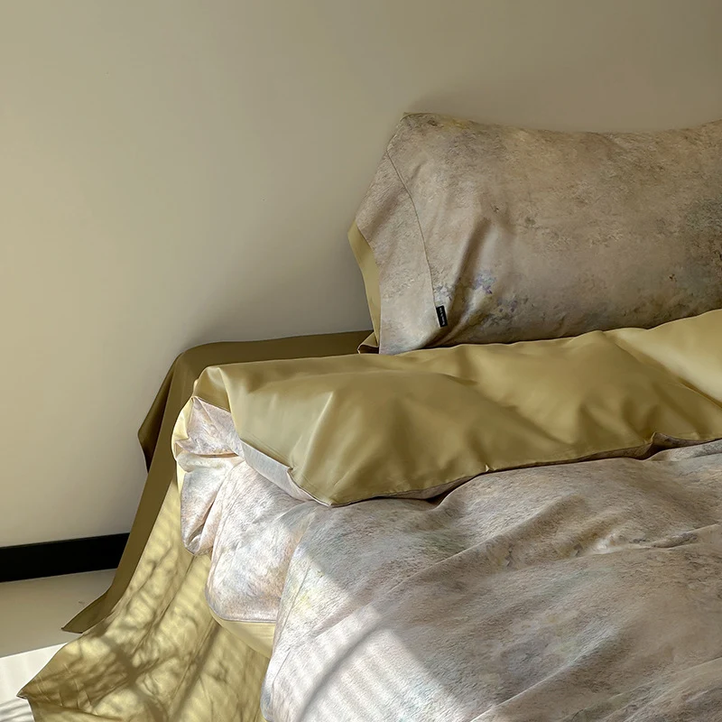 Luxuriöses Bettwäsche-Set aus Satin mit Aquarell-Blütenmuster