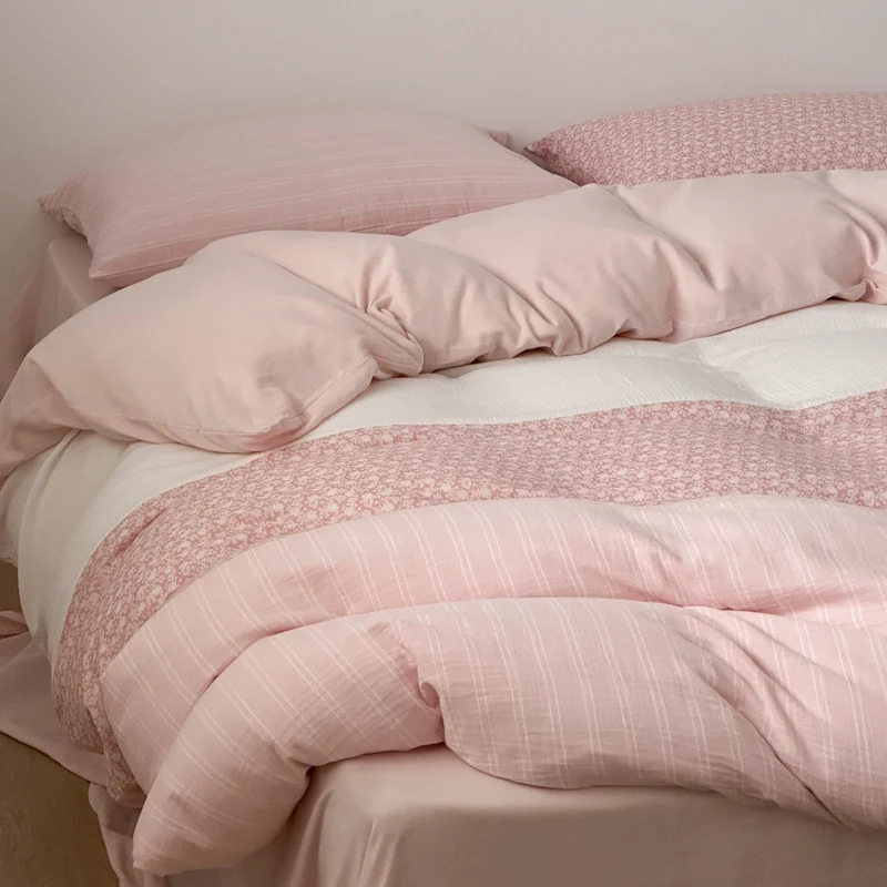 Luxuriöses Bettwäsche-Set aus Baumwollsatin mit gestreiftem und floralem Patchwork