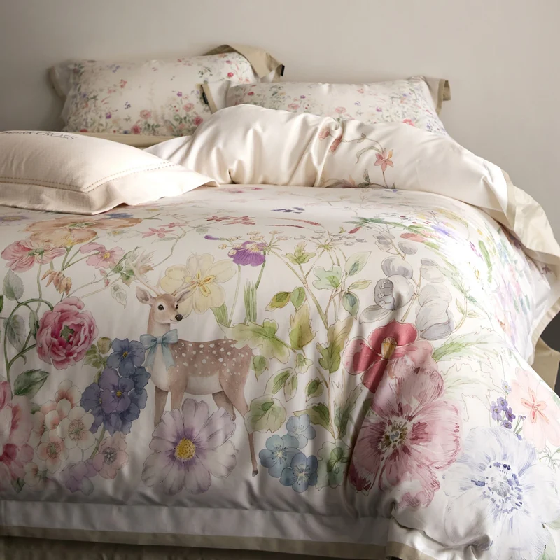 Luxuriöses Satin-Bettwäsche-Set mit floralem und Beerenmotiv