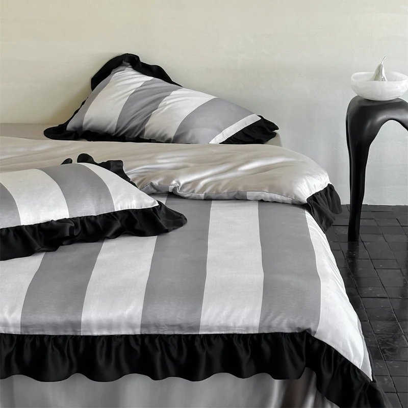 Luxuriöses Satin-Bettwäsche-Set mit floralem Aquarellprint, Volantkanten und Wendefunktion