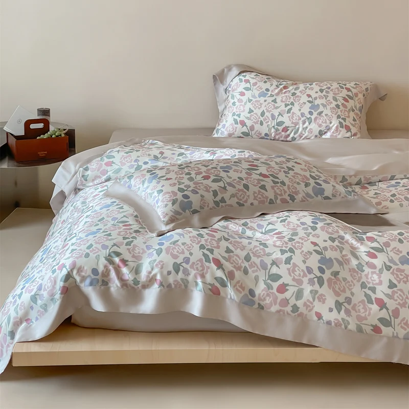 Luxuriöses Satin-Bettwäsche-Set mit floralem Aquarellprint, Volantkanten und Wendefunktion