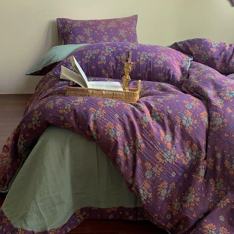 Wendbares Bettwäsche-Garnitur-Set aus Baumwoll-Leinen mit zartem Blumenprint und gesteppter Decke