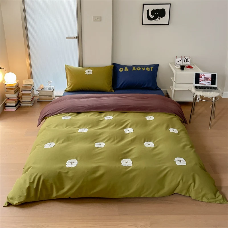 Gesticktes Wendebettwäsche-Set aus Baumwollsatin mit Katzen- und Kirschen-Motiv