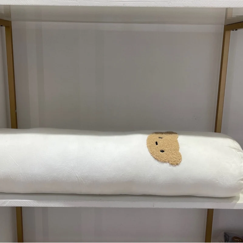 Gepolstertes Steppbett-Set mit gestickten Bärenapplikationen und Nackenrolle