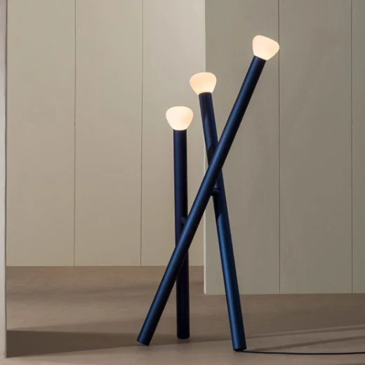 Moderne Tri-Pole Stehlampe